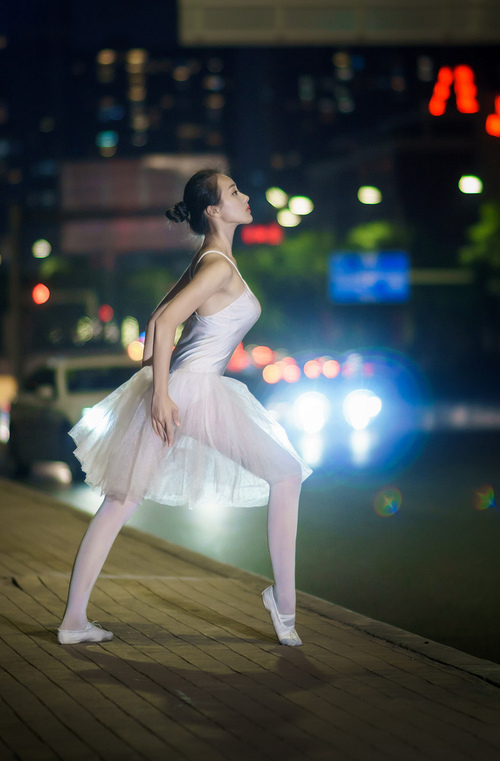 “高新体育中心:2025世界运动会燃爆全场,赛事精彩连连”