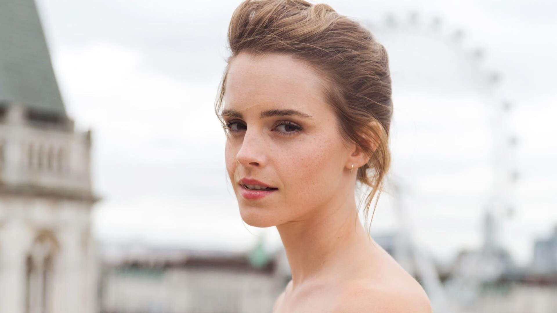 掩护后选择突破还是后撤跳投的判断依据，篮球后掩护战术