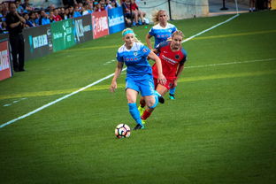 米兰体育APP-职业乒乓球联赛吸引大量社会关注，职业乒乓球员与业余的比赛视频